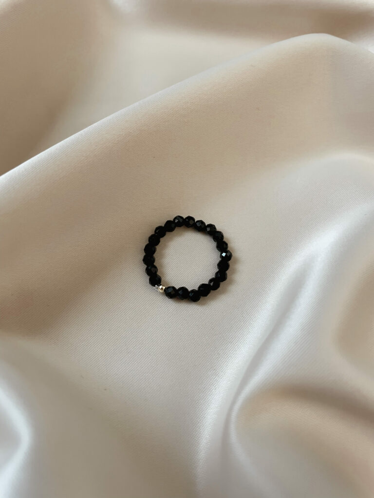 Prstienok tenký onyx